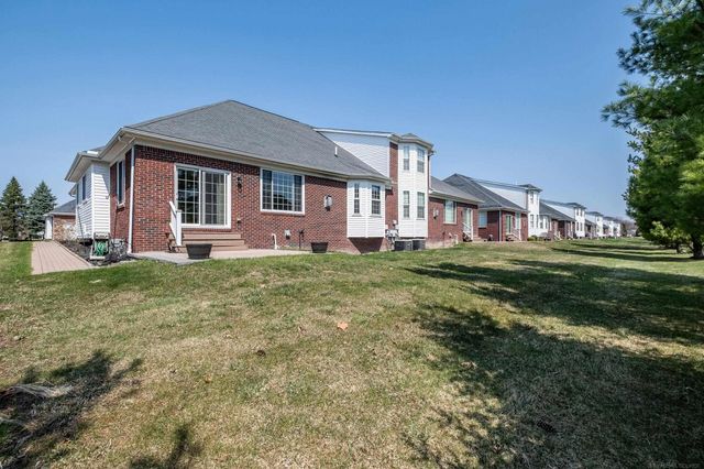 3548 Pointe Drive, Sterling Heights, MI 48314