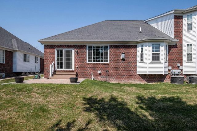 3548 Pointe Drive, Sterling Heights, MI 48314