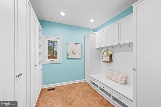 9809 TIBRON CT, Potomac, MD 20854