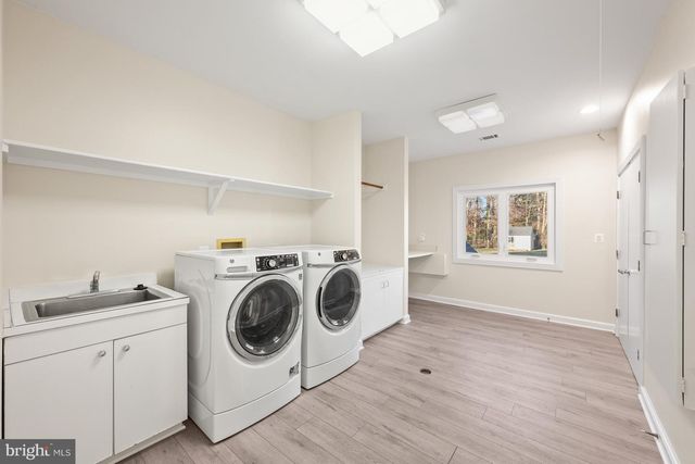 9809 TIBRON CT, Potomac, MD 20854