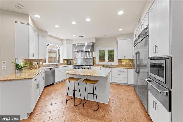 9809 TIBRON CT, Potomac, MD 20854