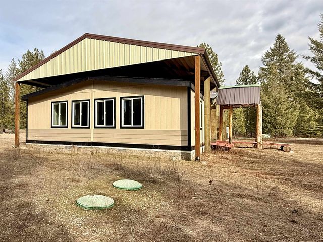 40502 N Running Deer Ln, Deer Park, WA 99006