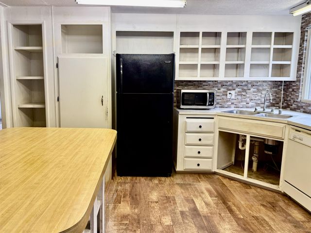 40502 N Running Deer Ln, Deer Park, WA 99006