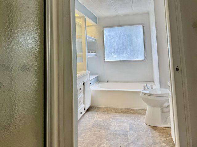 40502 N Running Deer Ln, Deer Park, WA 99006