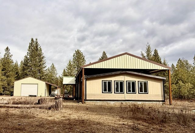 40502 N Running Deer Ln, Deer Park, WA 99006