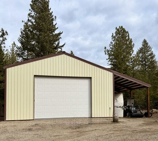 40502 N Running Deer Ln, Deer Park, WA 99006