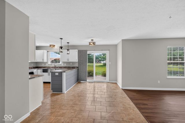 203 Keller Drive, Greenfield, IN 46140