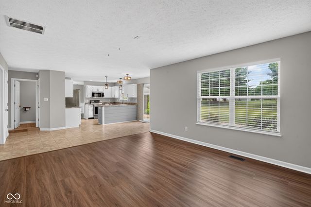 203 Keller Drive, Greenfield, IN 46140
