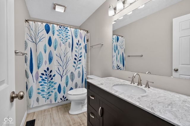 203 Keller Drive, Greenfield, IN 46140