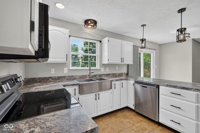 203 Keller Drive, Greenfield, IN 46140