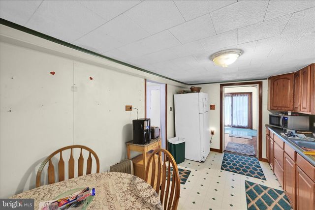 177 W 2ND MOUNTAIN RD, Pottsville, PA 17901