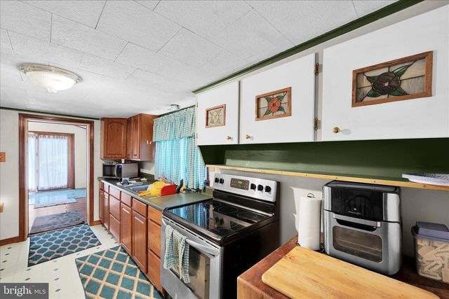 177 W 2ND MOUNTAIN RD, Pottsville, PA 17901