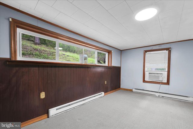 177 W 2ND MOUNTAIN RD, Pottsville, PA 17901
