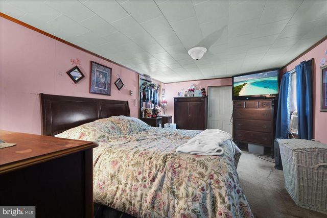 177 W 2ND MOUNTAIN RD, Pottsville, PA 17901