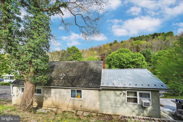177 W 2ND MOUNTAIN RD, Pottsville, PA 17901