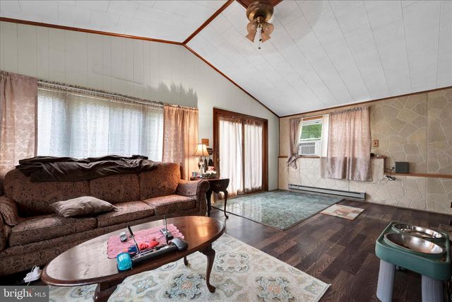 177 W 2ND MOUNTAIN RD, Pottsville, PA 17901