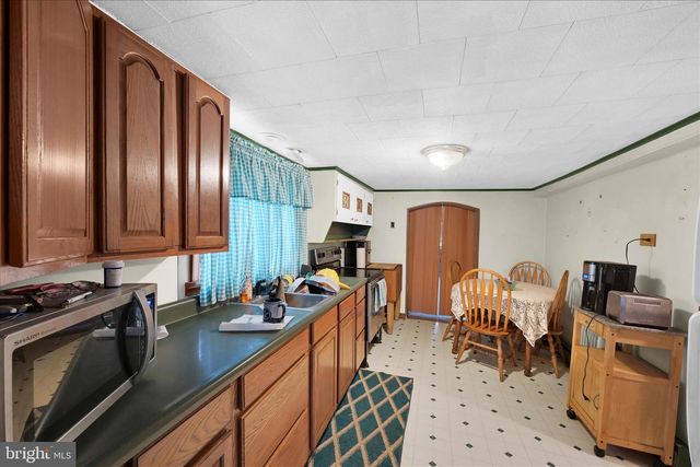 177 W 2ND MOUNTAIN RD, Pottsville, PA 17901