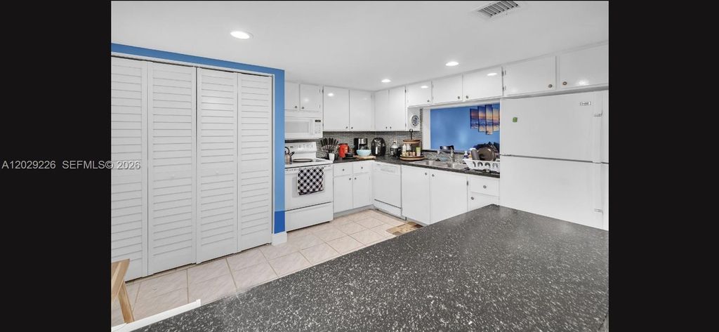 9427 NW 42nd Street, Sunrise, FL 33351
