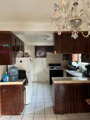 918 S Oak Street, Inglewood, CA 90301