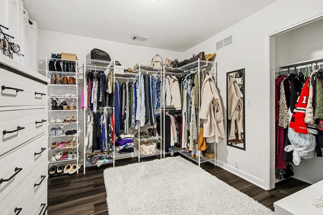 710 Brandonbury Drive, Valparaiso, IN 46383