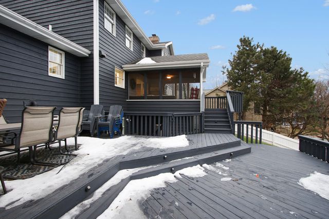 710 Brandonbury Drive, Valparaiso, IN 46383