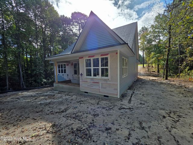 148 Cardinal Lane, West End, NC 27376