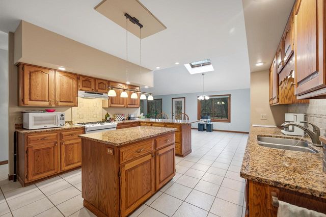 3127 Vinburn ROAD, Sun Prairie, WI 53590
