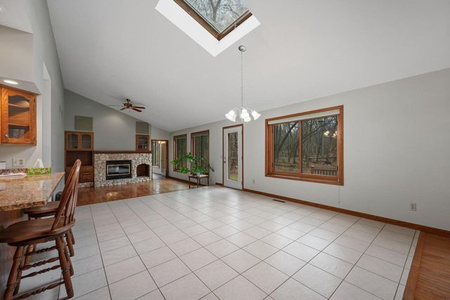 3127 Vinburn ROAD, Sun Prairie, WI 53590