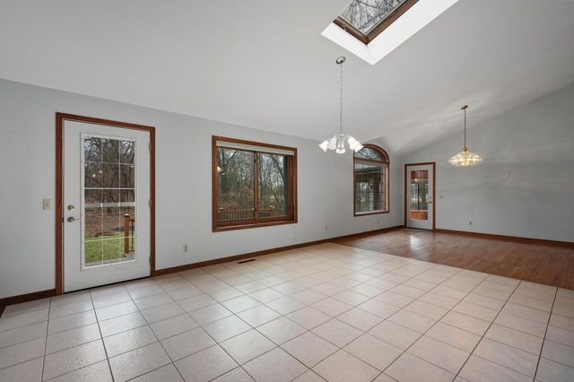 3127 Vinburn ROAD, Sun Prairie, WI 53590