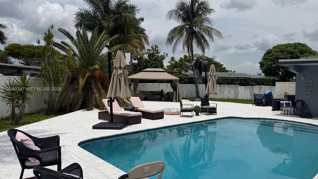 10450 NW 19th Street, Pembroke Pines, FL 33026