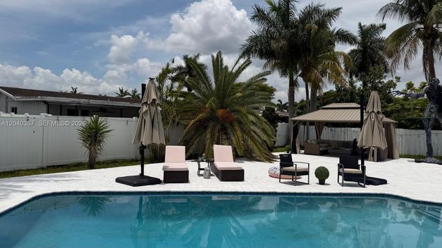 10450 NW 19th Street, Pembroke Pines, FL 33026