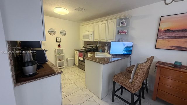 10450 NW 19th Street, Pembroke Pines, FL 33026