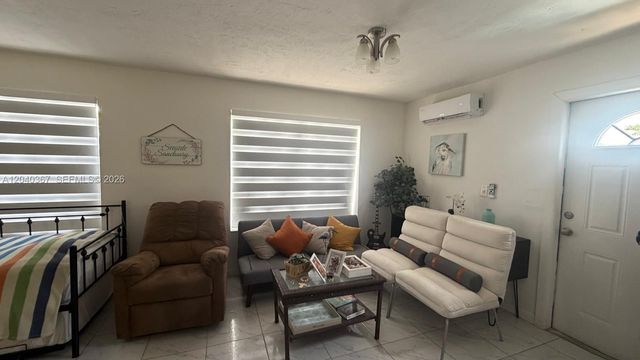 10450 NW 19th Street, Pembroke Pines, FL 33026