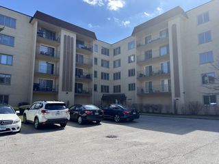 6433 W Belle Plaine Avenue 302, Chicago, IL 60634