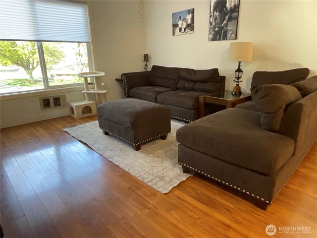 2260 Darvic Place, Oak Harbor, WA 98277