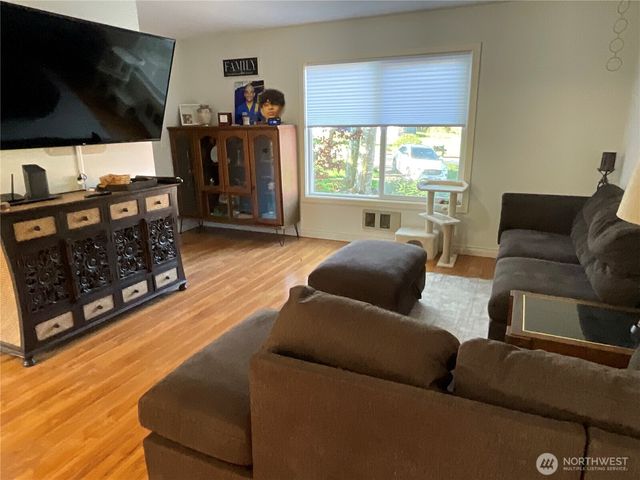 2260 Darvic Place, Oak Harbor, WA 98277