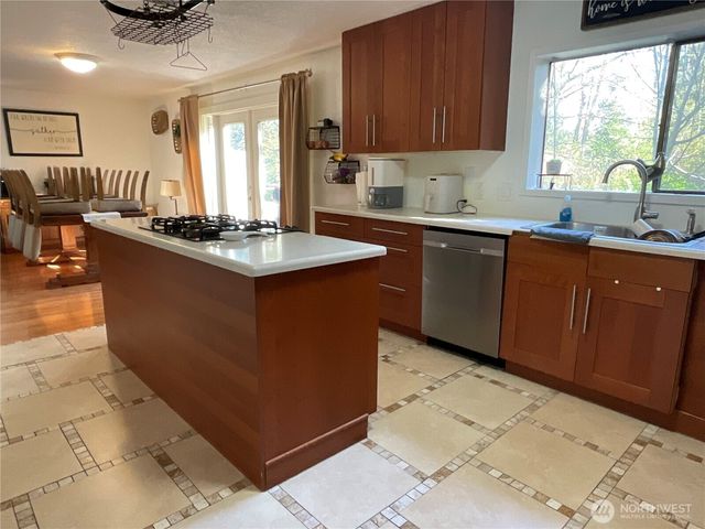 2260 Darvic Place, Oak Harbor, WA 98277
