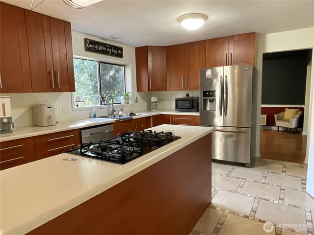2260 Darvic Place, Oak Harbor, WA 98277