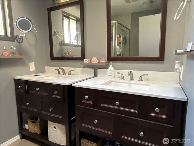 2260 Darvic Place, Oak Harbor, WA 98277