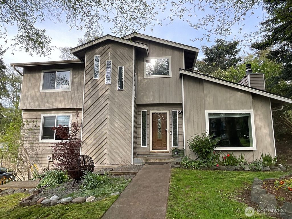 2260 Darvic Place, Oak Harbor, WA 98277