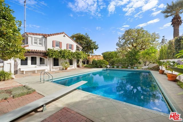 311 Amalfi Drive, Santa Monica, CA 90402