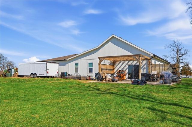 3826 S Sweeney Road, Grain Valley, MO 64029