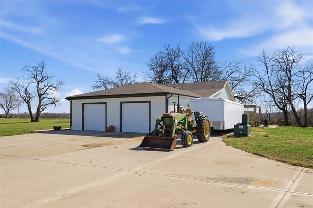 3826 S Sweeney Road, Grain Valley, MO 64029