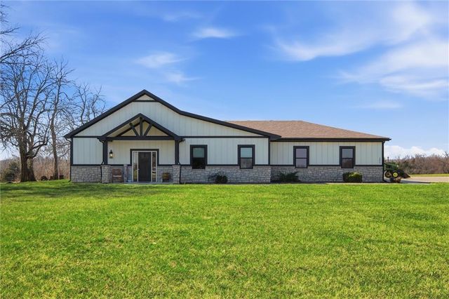 3826 S Sweeney Road, Grain Valley, MO 64029