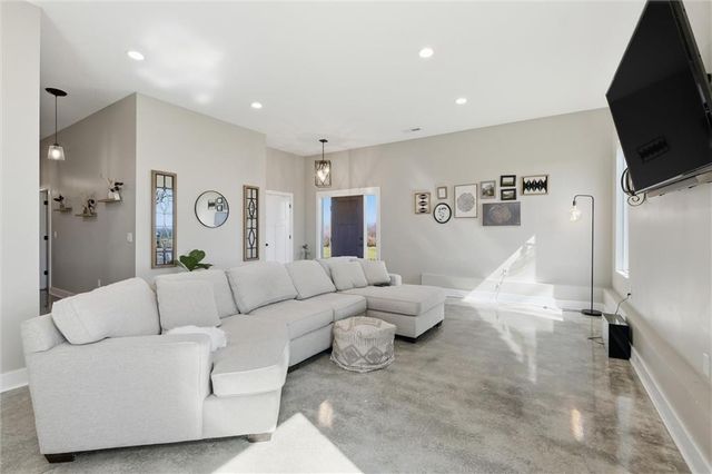 3826 S Sweeney Road, Grain Valley, MO 64029