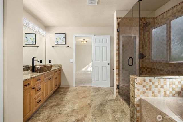 7825 Cortland Ave SE, Snoqualmie, WA 98065