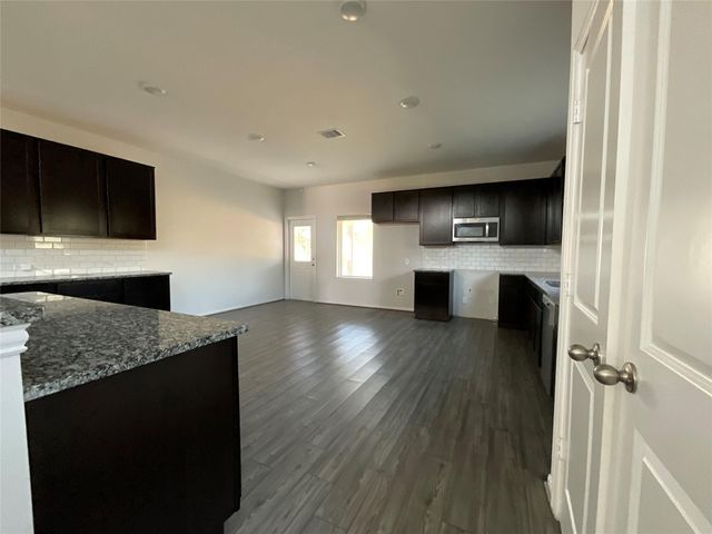 8039 Brooks Crossing, Baytown, TX 77521