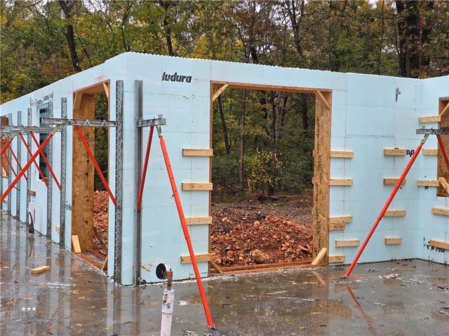 46 Northfleet Drive, Bella Vista, AR 72714