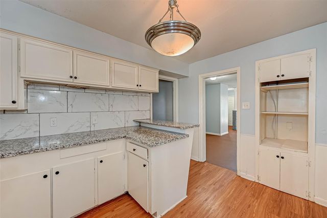 2946 Dragonwick Drive, Houston, TX 77045