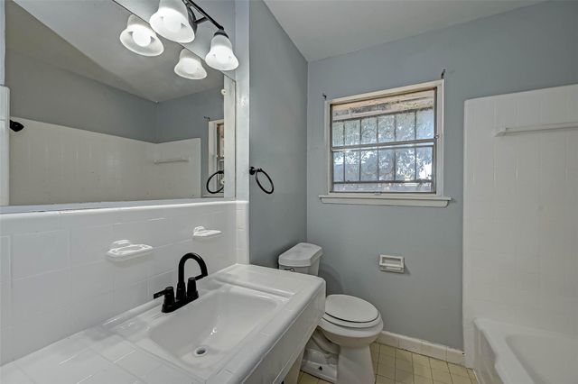 2946 Dragonwick Drive, Houston, TX 77045